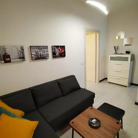 Vicino Metro Precotto Ristrutturato Apartmán *